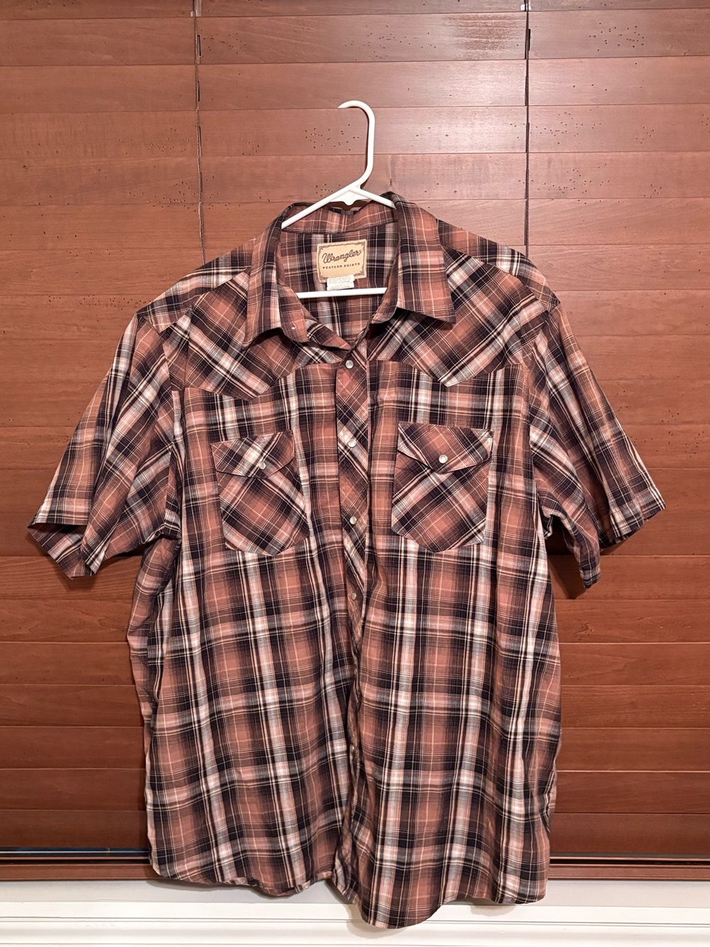 Wrangler Men’s Brown Plaid Short Sleeve Button-Down Shirt
